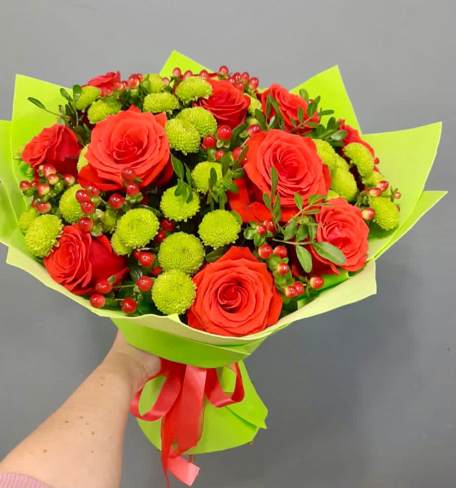 Букет цветов из: Хризантемы и Розы в Новоживотинном