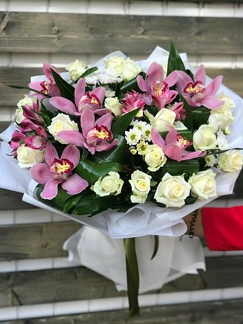 Букет цветов из: Розы и Хризантемы в Новоживотинном