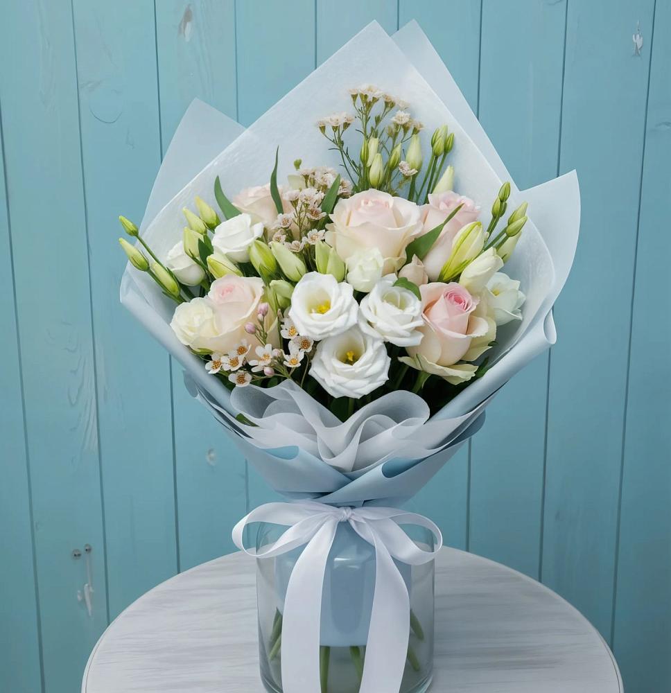 Букет цветов из: Розы и Лизиантусы в Новоживотинном