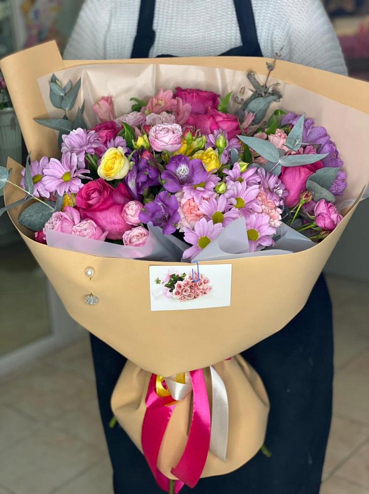 Букет цветов из: Хризантемы, Гвоздики и Альстромерии в Новоживотинном