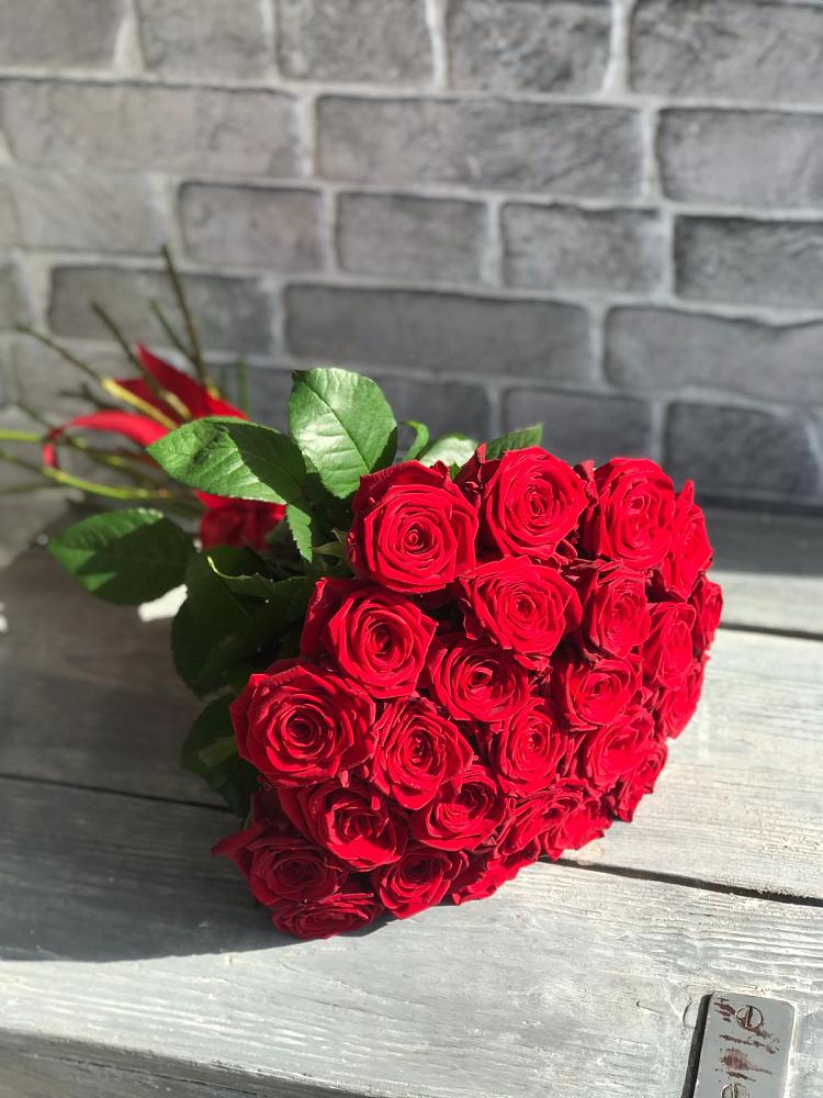Букет Красные розы Фридом в Новоживотинном