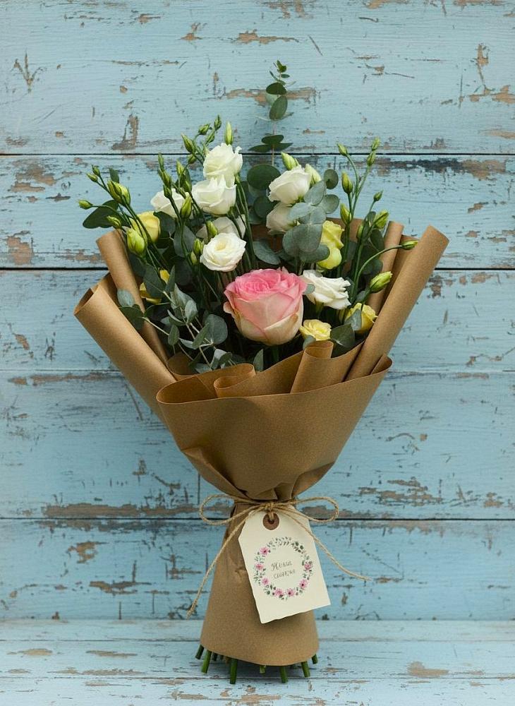 Букет цветов из: Розы и Лизиантусы в Новоживотинном