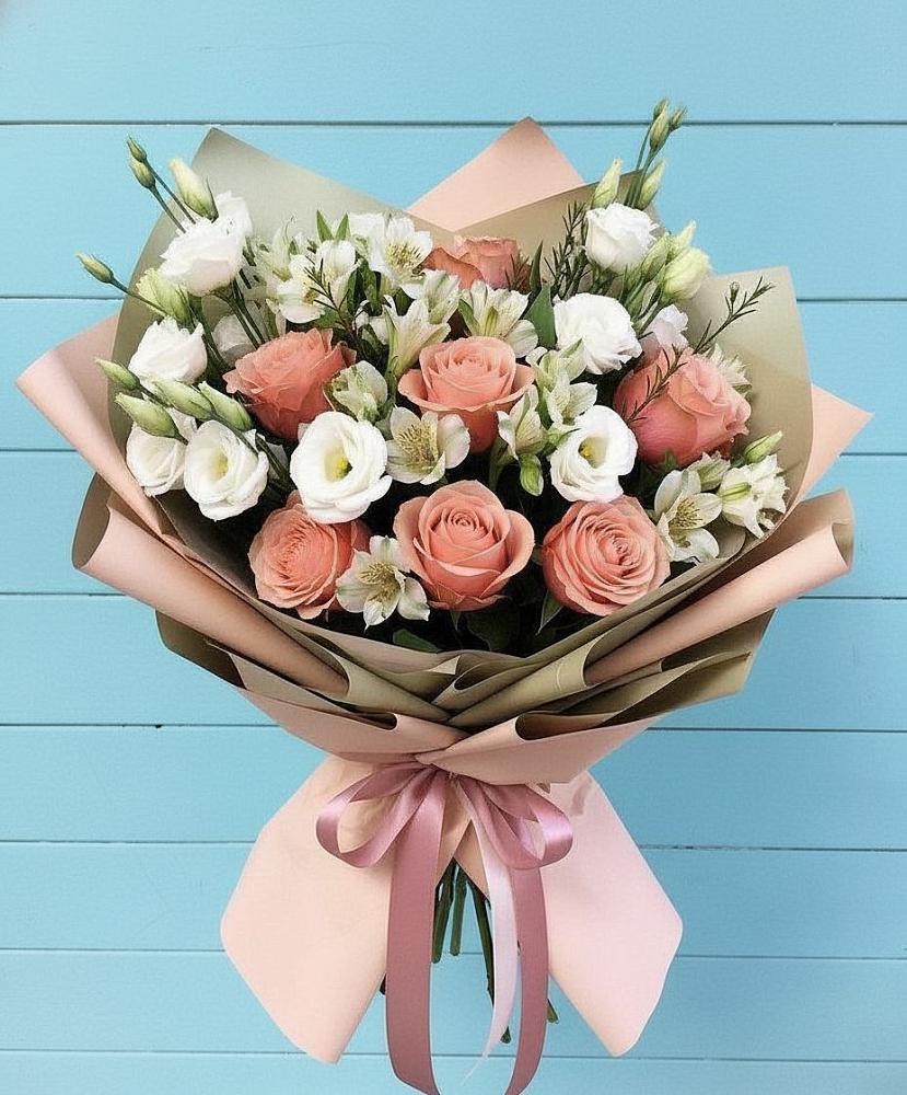 Букет цветов из: Розы, Альстромерии и Лизиантусы в Новоживотинном