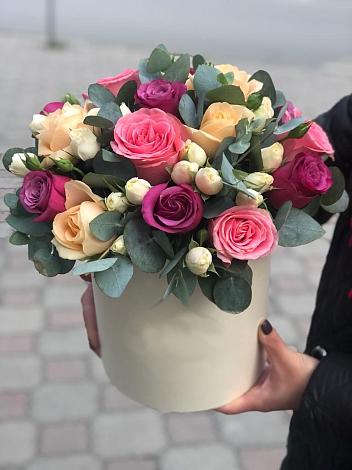 Цветочная композиция из Розы в шляпной коробке в Новоживотинном