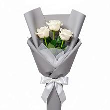 Букет 3 белые розы в Новоживотинном