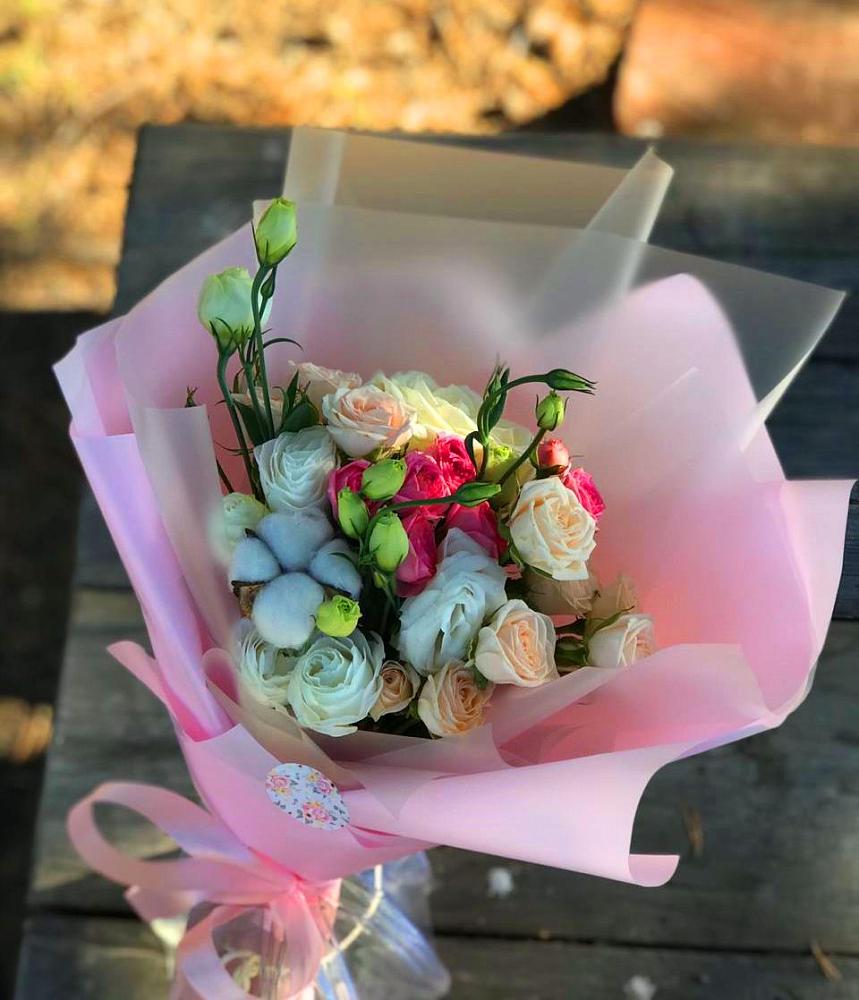 Букет цветов из: Розы и Лизиантусы в Новоживотинном