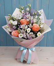 Букет цветов из:  Лизиантусы, Розы, Альстромерии и Гипсофила в Новоживотинном