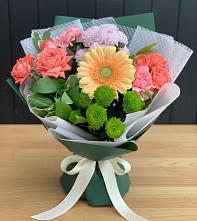 Букет цветов из:  Гвоздики, Розы, Герберы и Хризантемы в Новоживотинном