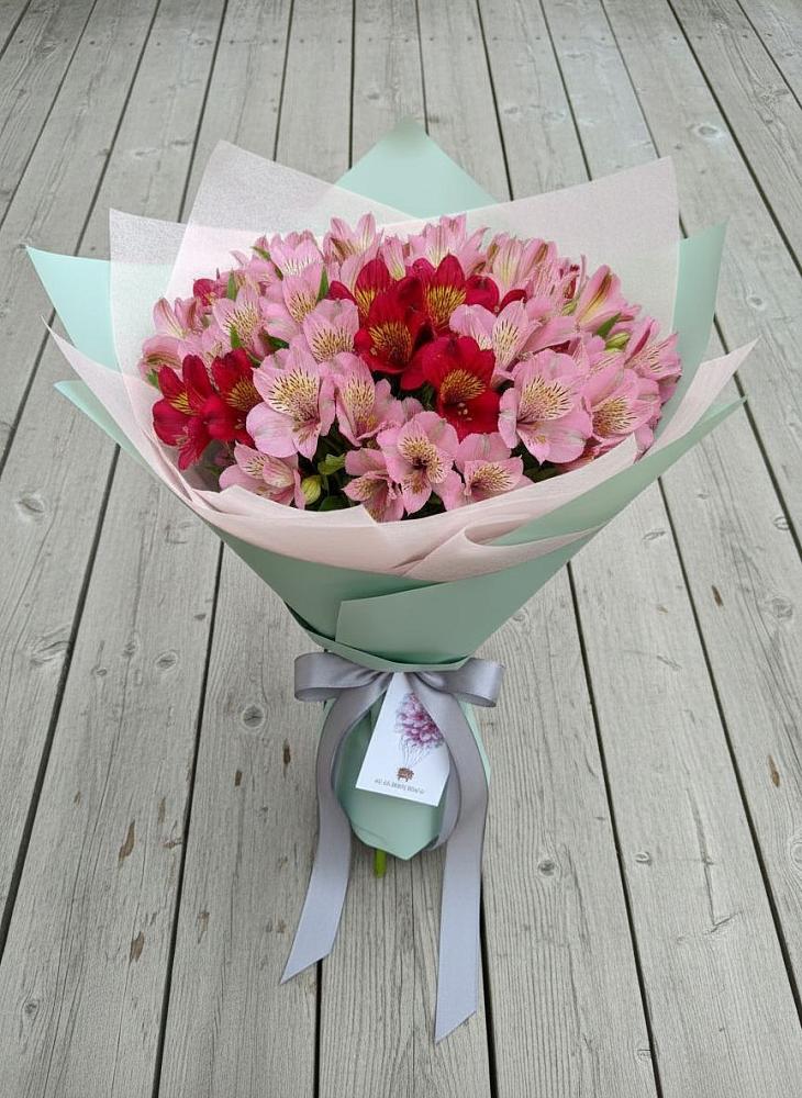 Букет цветов из: Альстромерии в Новоживотинном