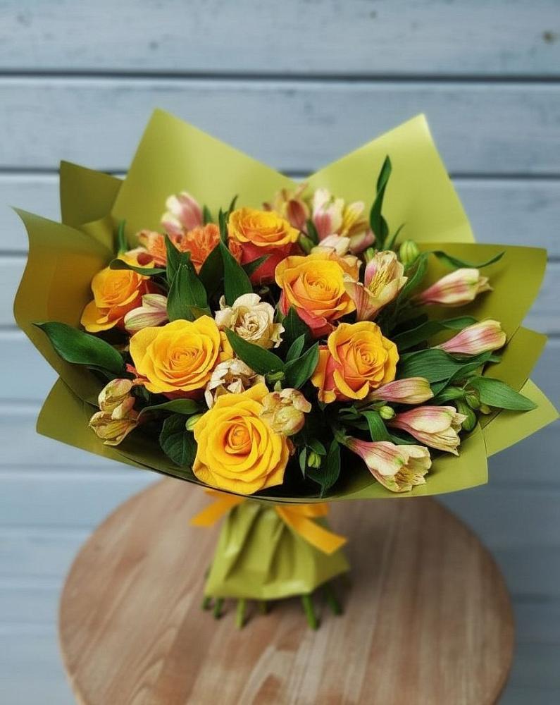 Букет цветов из: Альстромерии и Розы в Новоживотинном