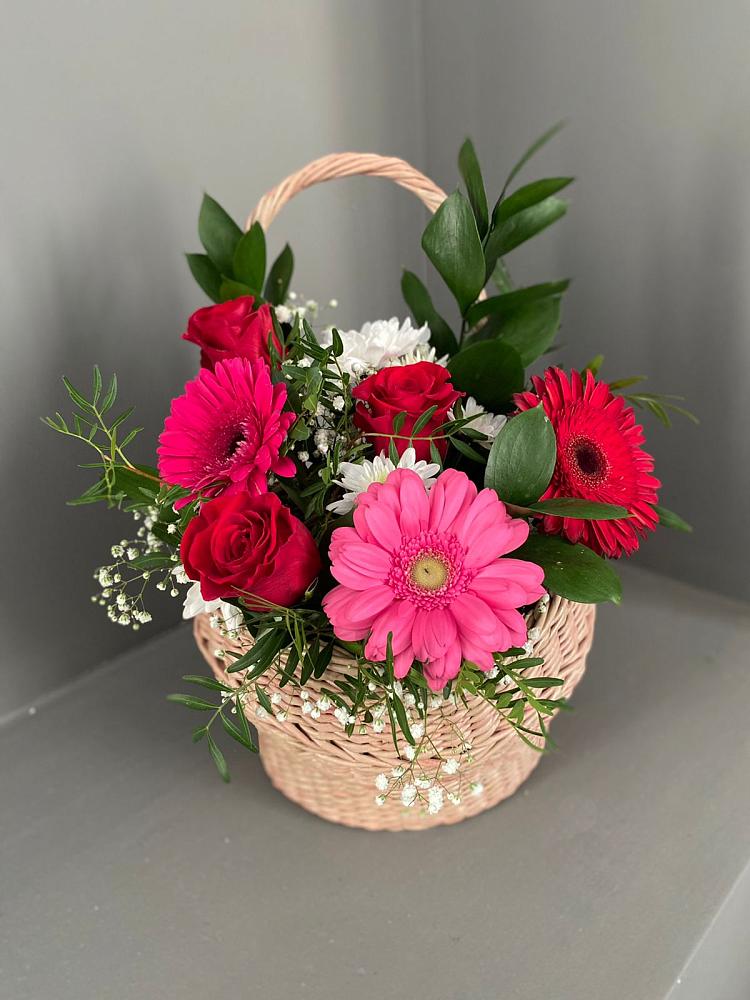 Цветочная композиция из Розы, Хризантемы и Герберы в корзине в Новоживотинном