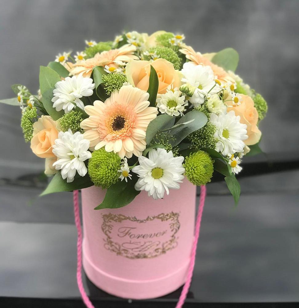 Цветочная композиция из Розы, Герберы и Хризантемы в шляпной коробке в Новоживотинном