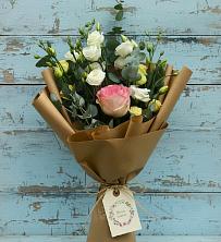 Букет цветов из:  Розы и Лизиантусы в Новоживотинном